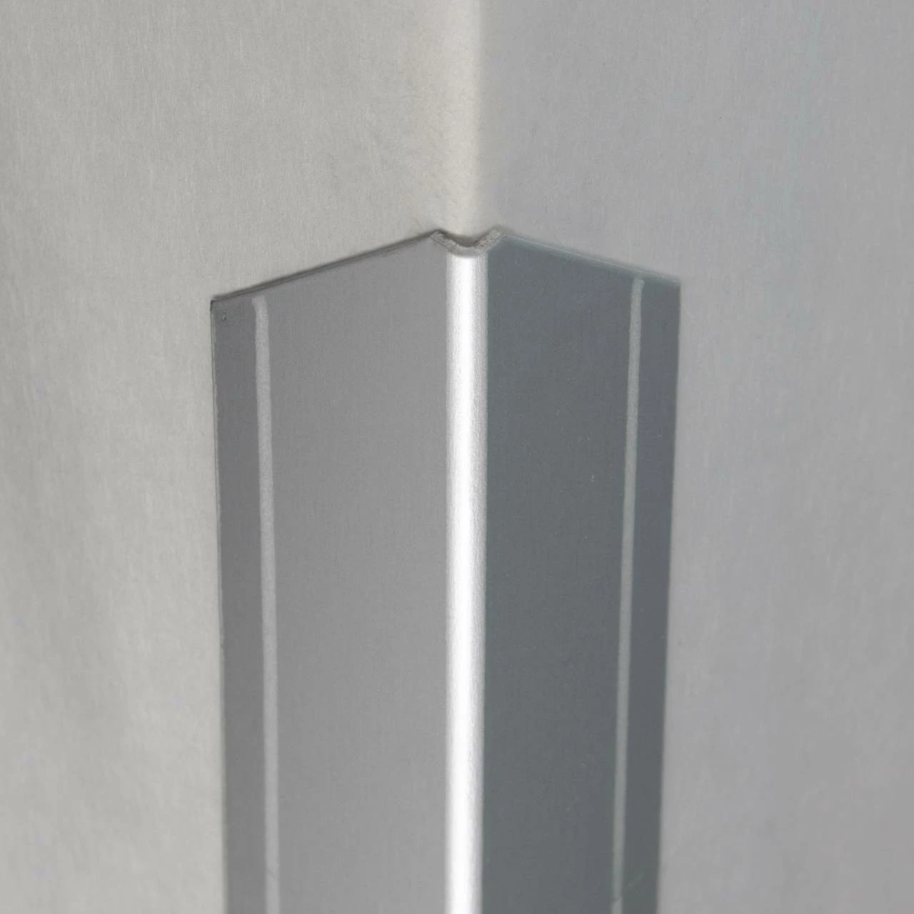 Auer | Bau- & Montageprofile Gomera | 40 X 40 Mm | Eckschutzwinkel Dreifach Gekantet | Aluminium 4 Auer | Bau- & Montageprofile Gomera | 40 X 40 Mm | Eckschutzwinkel Dreifach Gekantet | Aluminium – Bild 2