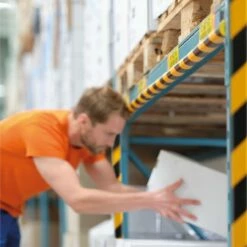 NMC | Kantenschutz WP P | PU Schaum | 40 X 11 X 1000 Mm | Eckschutzprofil | Selbstklebend | Flexibel -Profistuck Verkäufe Sicherheitsleiste Bild 6 1280x1280 1